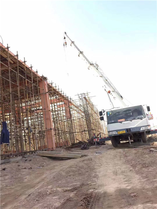 谢家集区吊车作业的安全注意事项有哪些？